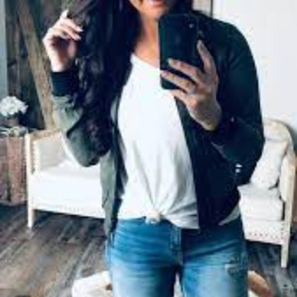 Light Olive Green Bomber Jacket - NWT - Picture 2 of 9